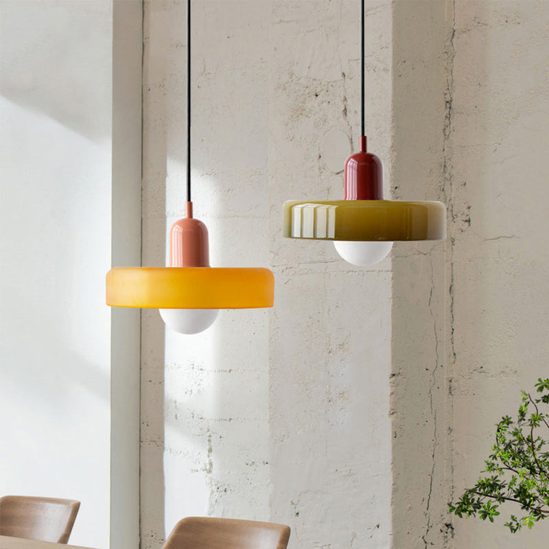 ColorLoop Pendant – Artistic Bauhaus Pendant Light with Warm Light