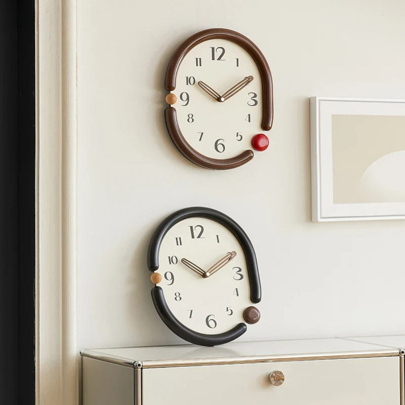 Selvara Wall Clock – Modern Design with Silent Quartz Movement