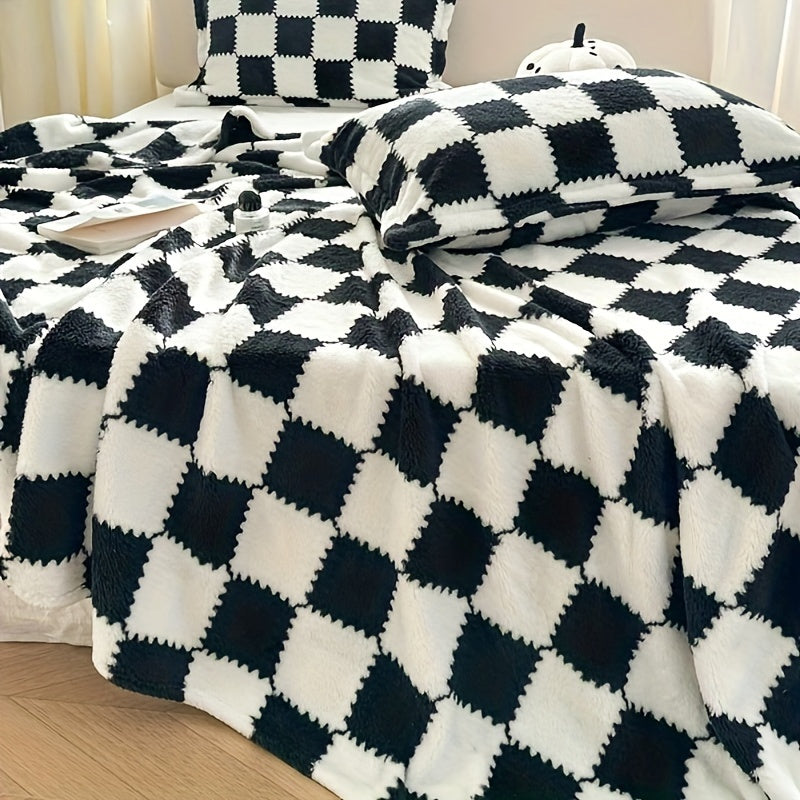 Novira Throw – Soft Flannel Texture with Checked Design