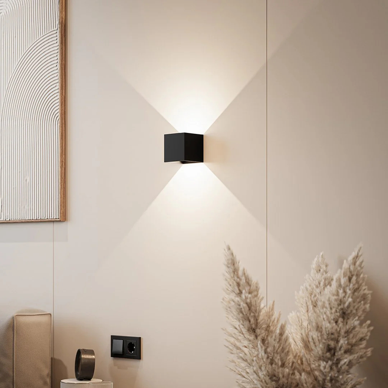 Lunavera Wall Lamp – Wireless LED Lighting with Remote Control