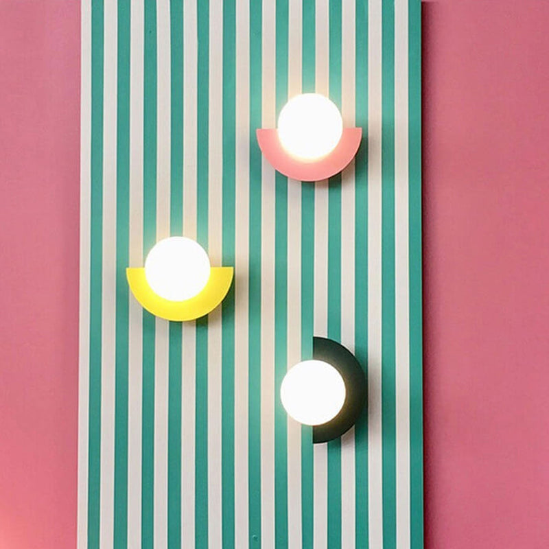 Elvaria Wall Lamp – Semi-Circular Design with Metal Frame