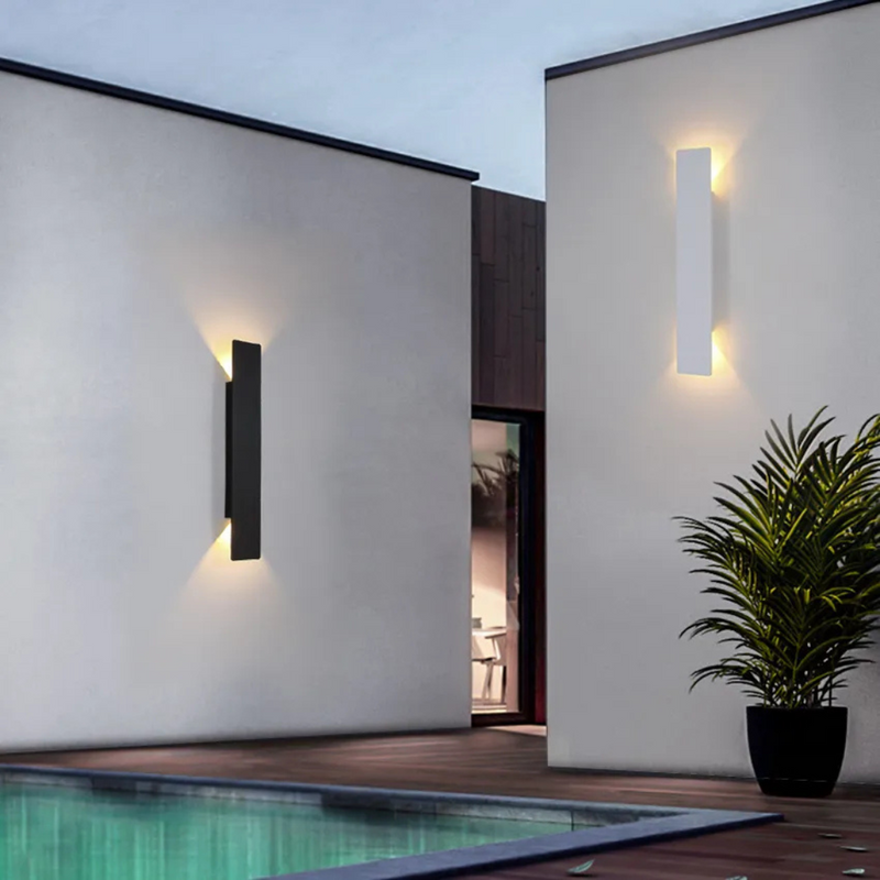 Tavrenza Outdoor Wall Light – Weather-Resistant Aluminium Design
