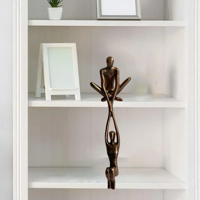 Vandero Figurine – Symbolic Sculpture for Love and Strength