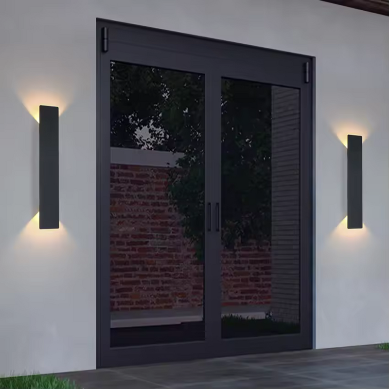 Tavrenza Outdoor Wall Light – Weather-Resistant Aluminium Design