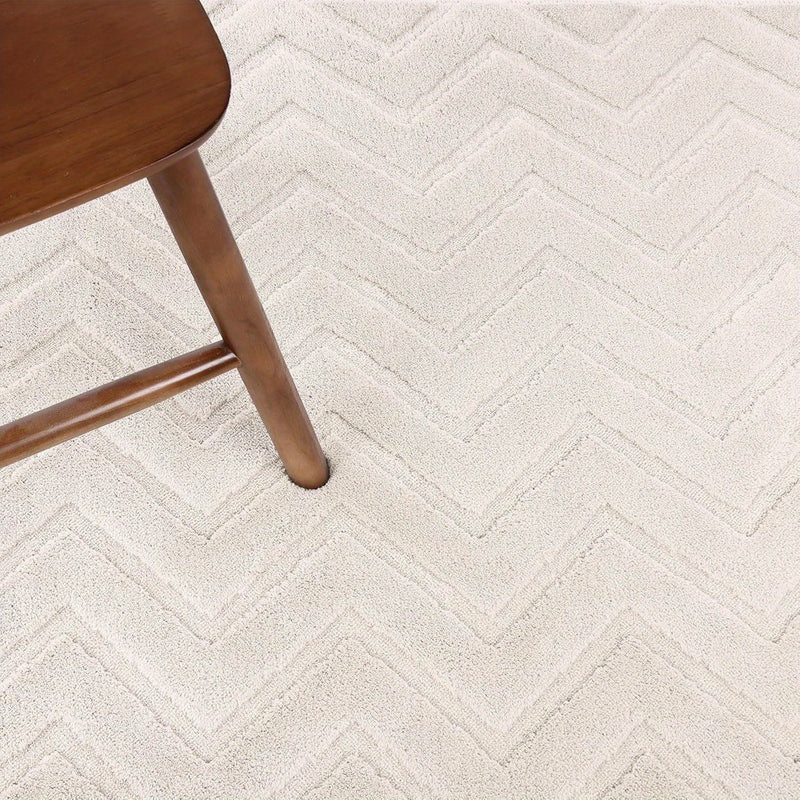Aurevane Rug – Beige High-Pile Design with Jacquard Structure