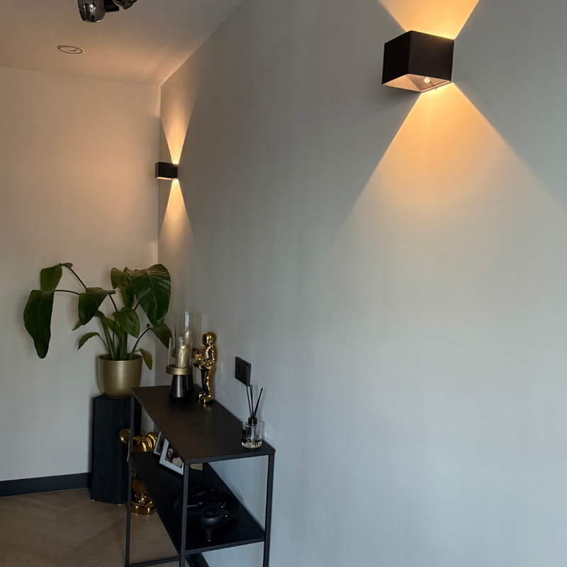 Lunavera Wall Lamp – Wireless LED Lighting with Remote Control