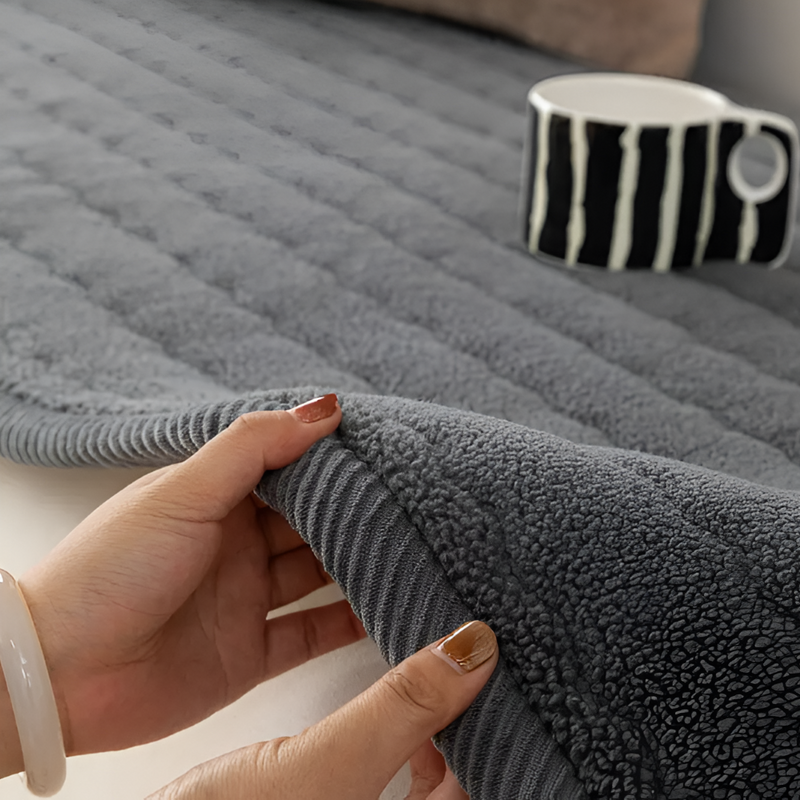 Paviron Sofa Cover – Anti-Slip Protection for Sofas with Pets