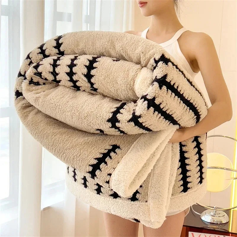 Reversible Throw with Geometric Pattern and Sherpa Fleece – Soft, Warm, and Decorative