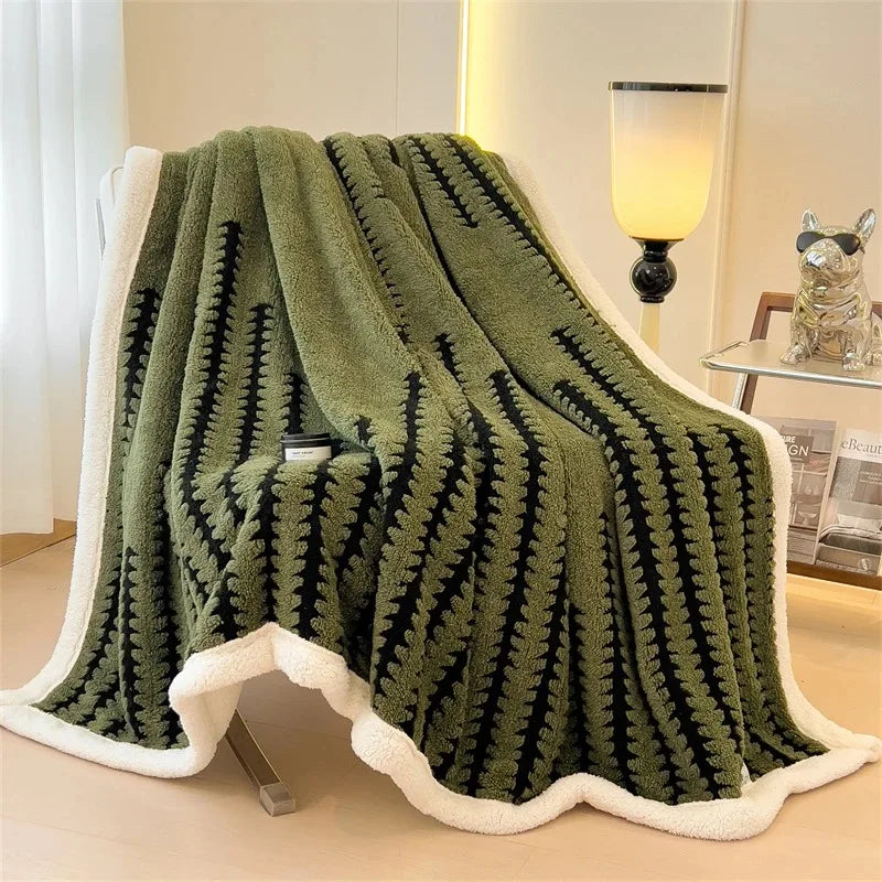 Reversible Throw with Geometric Pattern and Sherpa Fleece – Soft, Warm, and Decorative