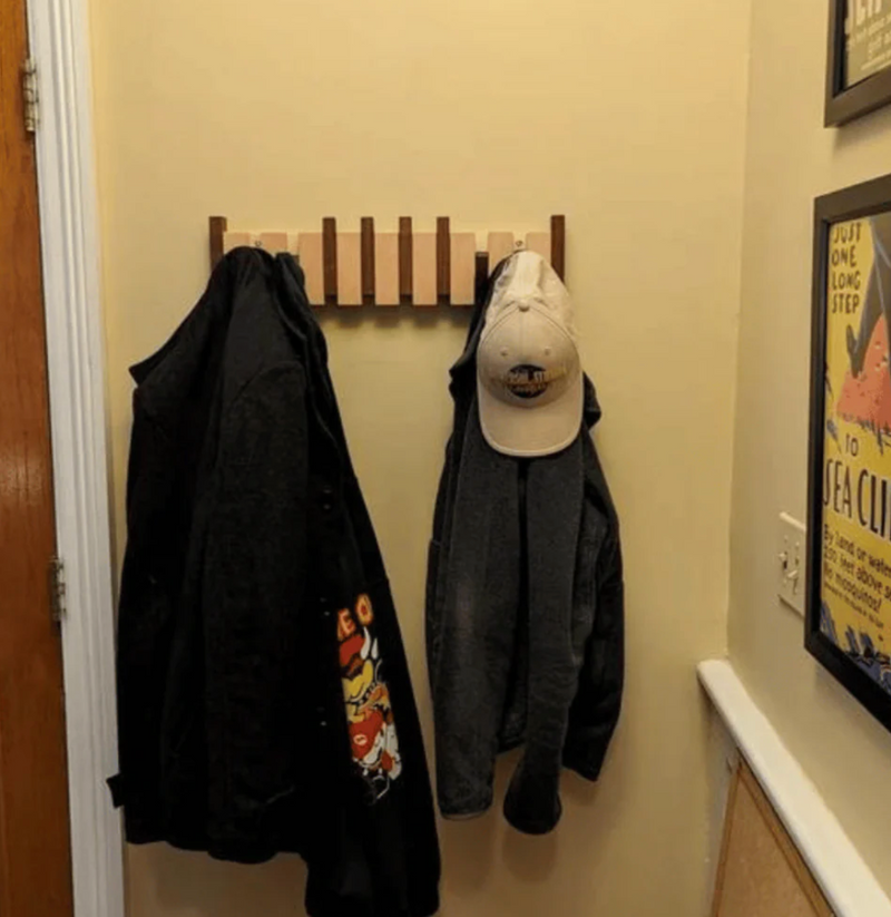 Arvesso Wall Coat Rack – Wooden Design with Piano-Inspired Hooks