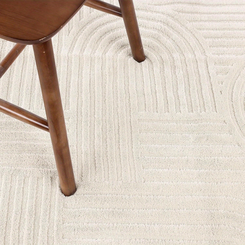Aurevane Rug – Beige High-Pile Design with Jacquard Structure