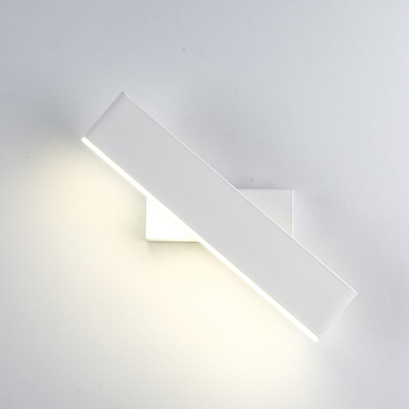 Veylora Wall Lamp – Adjustable LED Design for Targeted Lighting