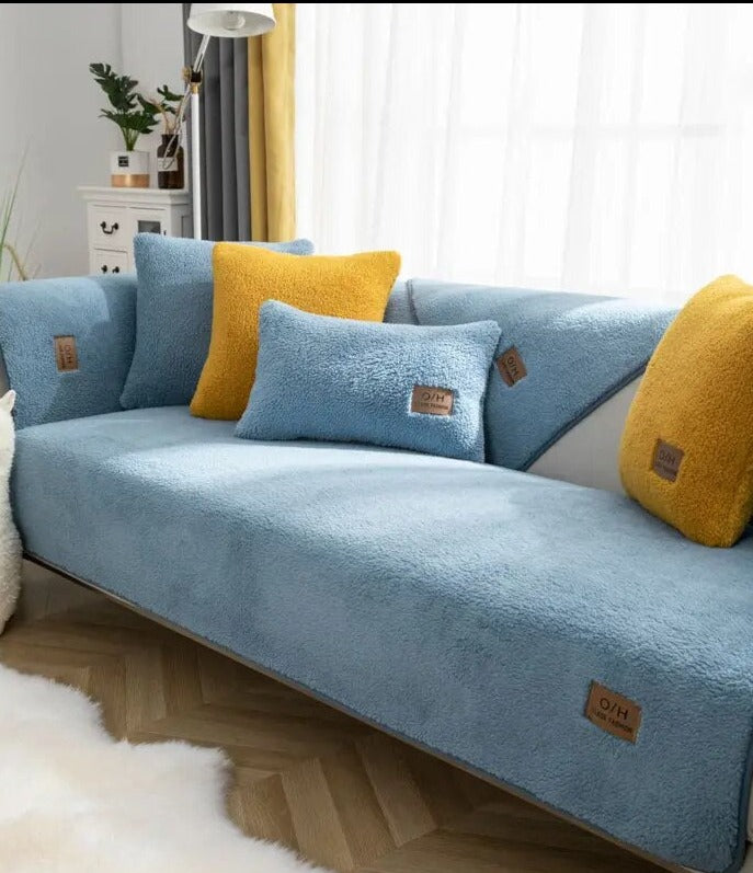 Velmoro Sofa Cover – Sherpa Fleece with Non-Slip Bottom