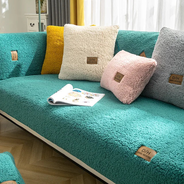 Velmoro Sofa Cover – Sherpa Fleece with Non-Slip Bottom